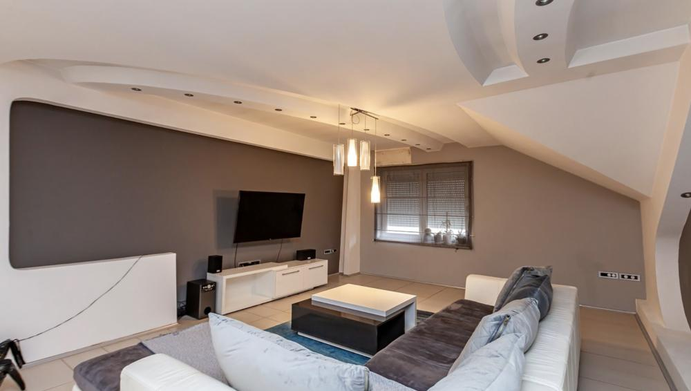 Četvorosoban stan na prodaju, 199m², 209.945€