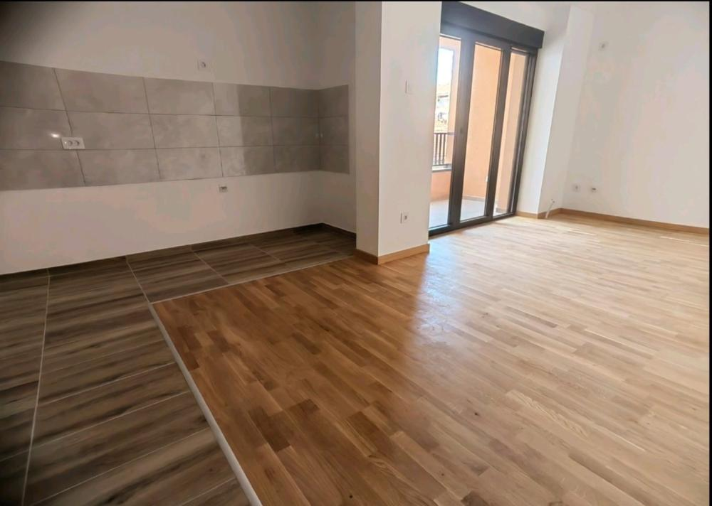 Uknjižen novi stan na Margeru u blizini Palilulske rampe