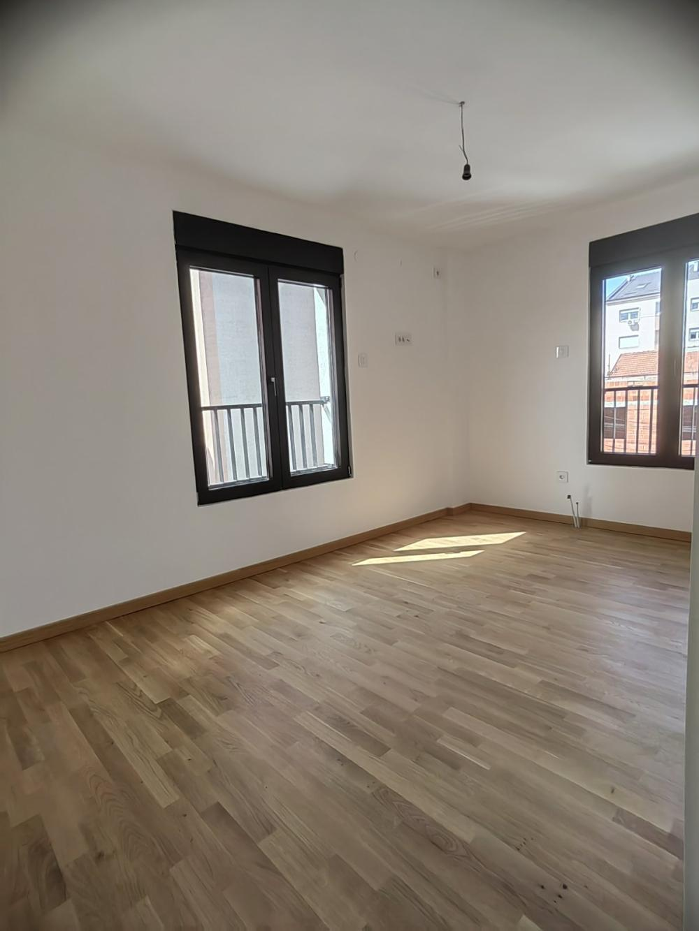 Uknjižen novi stan na Margeru u blizini Palilulske rampe